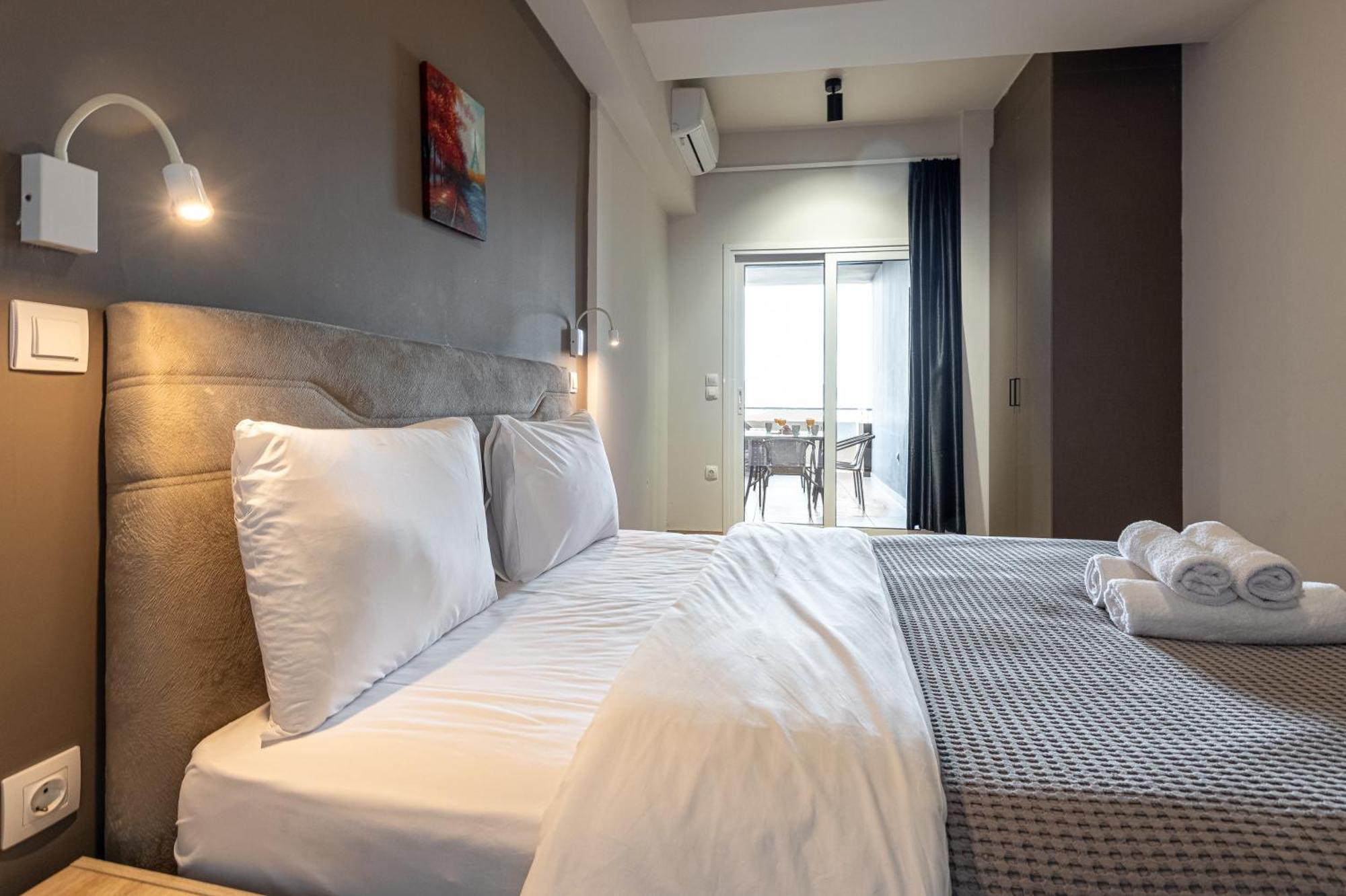 Athenian Infinity Apartments Exterior photo